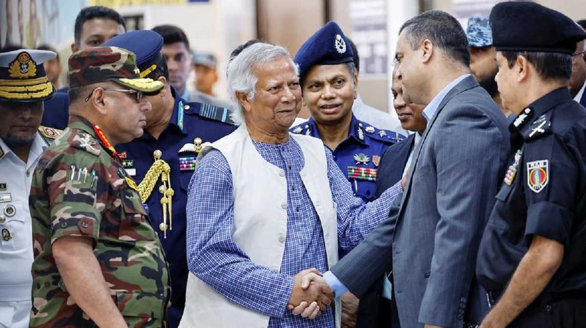 मोहम्मद यूनुस बांग्लादेश पहुंचे, आज लेंगे शपथ